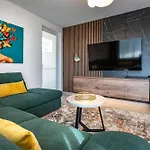 Mountain View Terrace Oasis