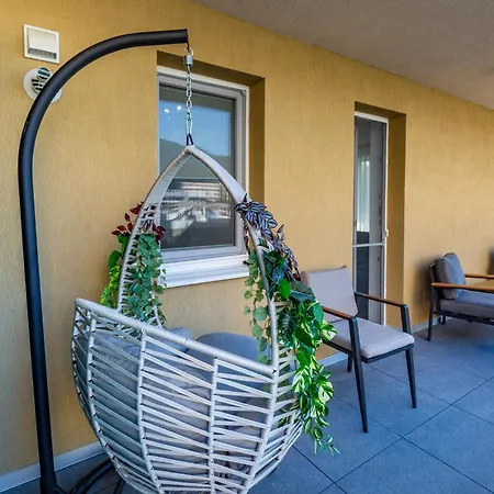 Апартаменты Mountain View Terrace Oasis *